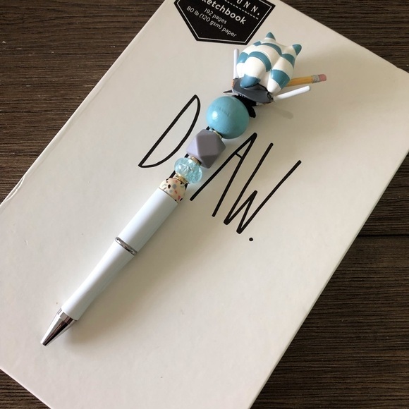 Disney Doorables: Star Wars: Ahsoka Tano handmade beaded pen - Picture 3 of 3